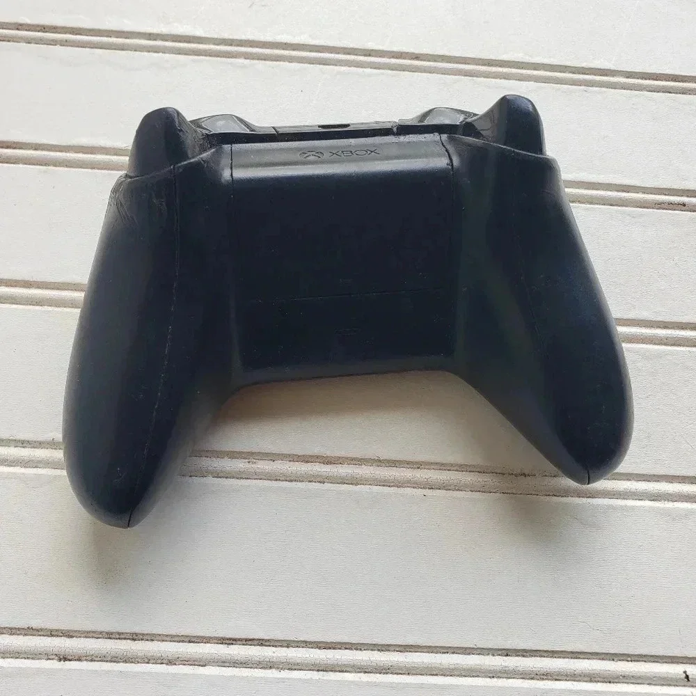 Microsoft Xbox Wireless Controller Carbon Black No Battery Included not tested